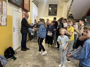 9258a57b-3cc7-41c0-8a9f-e966cce5763a