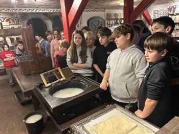 148fd273-6dbd-4c03-b4c1-51c380b31048