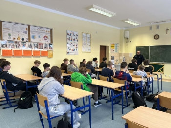 6f199b45-1362-44df-a9b8-8aca6d3e92bc