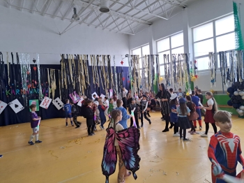 d3d78eb5-62c4-4342-bf42-d5f7ca8d3a80