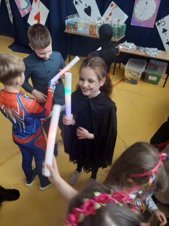 5a7acc79-3f21-4d27-9583-53b58b75571e