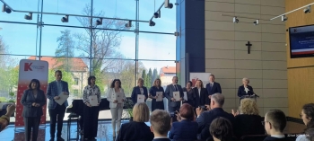 8c74dcde-c945-4924-9061-43a4adcc40af