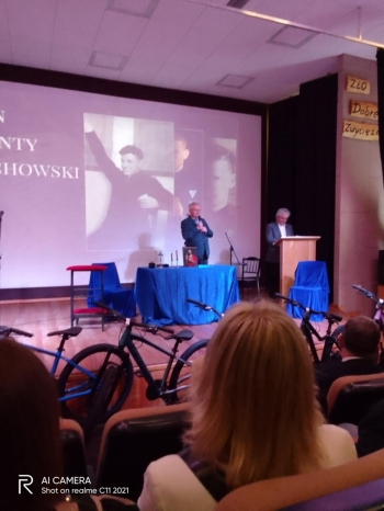 89723e29-58f7-4db4-87f7-7d25c61f4bd3