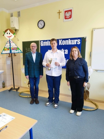 7e9d30d7-03a5-4dff-9c87-2ba9240aeed0