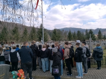 b268ba43-5055-483d-b1ea-141af479608e