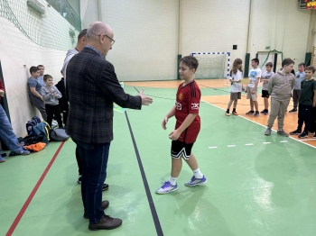 03e5a587-9e0d-4db5-bf38-ef2de823aa8b