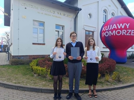 Laureatki Wojewódzkiego Konkursu Interdyscyplinarnego o Wielkich Polakach