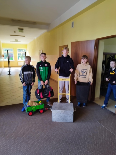 Dzień bez plecaka 